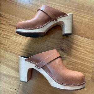 Swedish Hasbeens Brown Leather Clogs